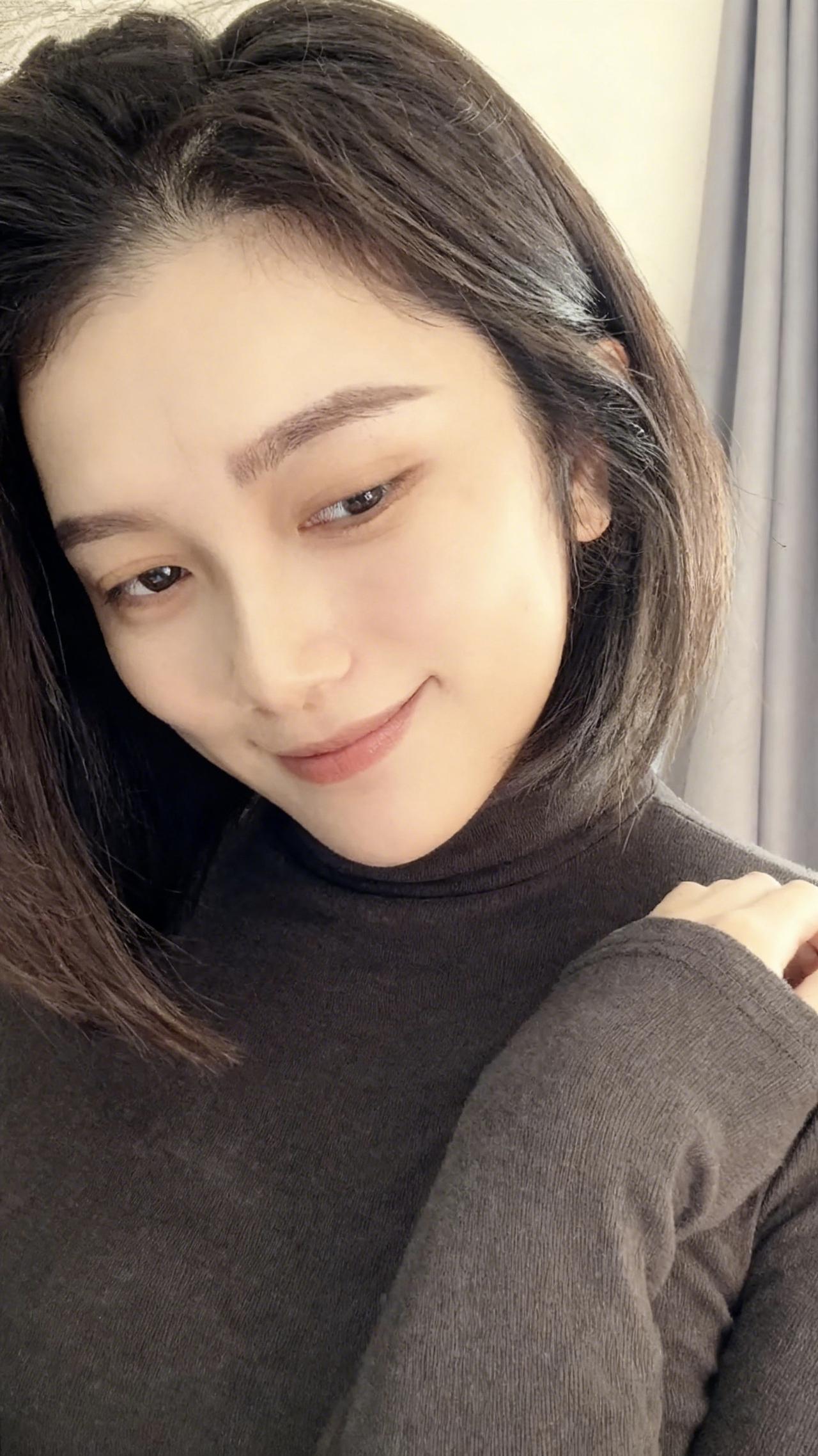 成熟稳重的美女你喜欢吗?