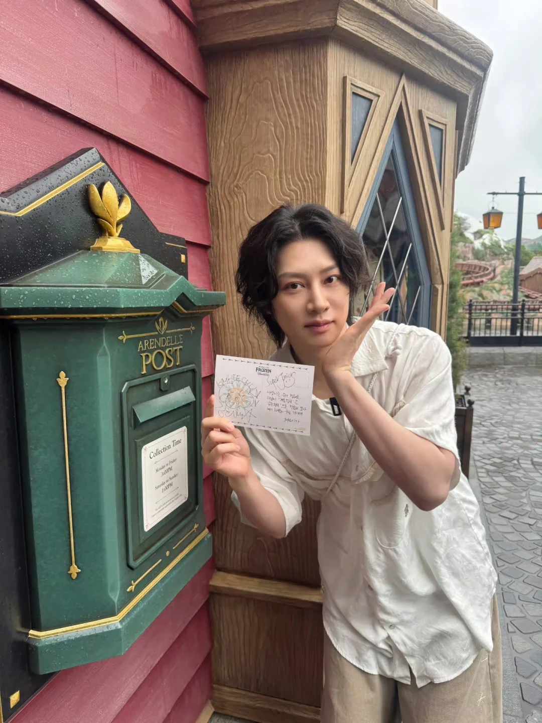 希澈 in HKDisneyland