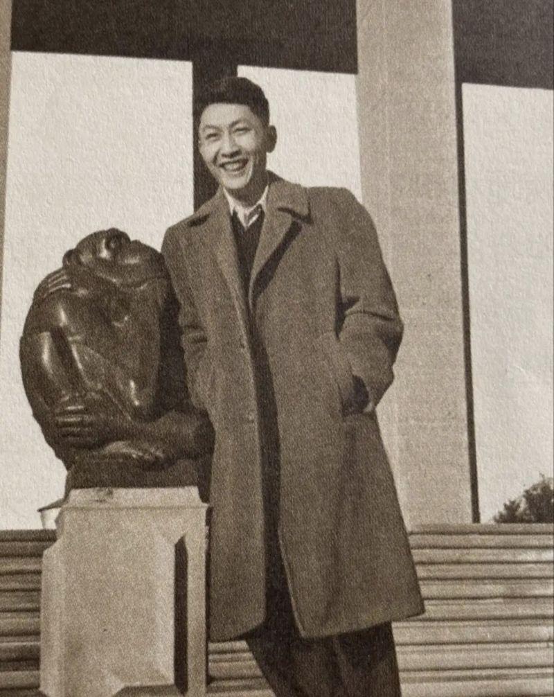 1963年，我国正处在研制第一颗原子弹的关键时期，有美国人毫不掩饰地说：“我们能