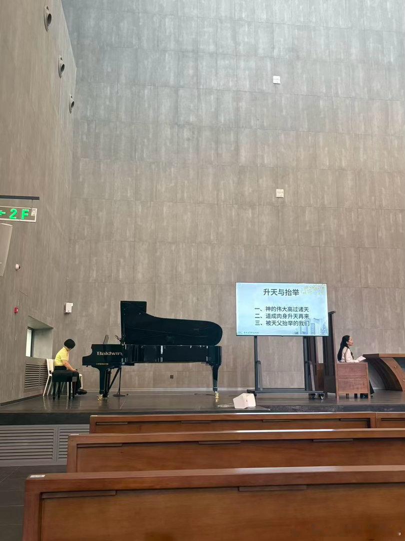 JESUS是世界上最伟大的领导者，他的影响力几乎无人能及。他没有任何世俗的权力、