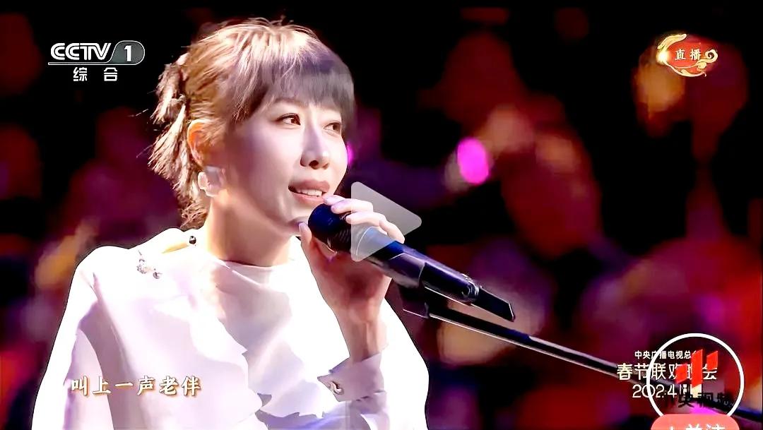春晚“最丑”女演员任素汐：实力破表，观众心中的才情美人与独特魅力




听闻，
