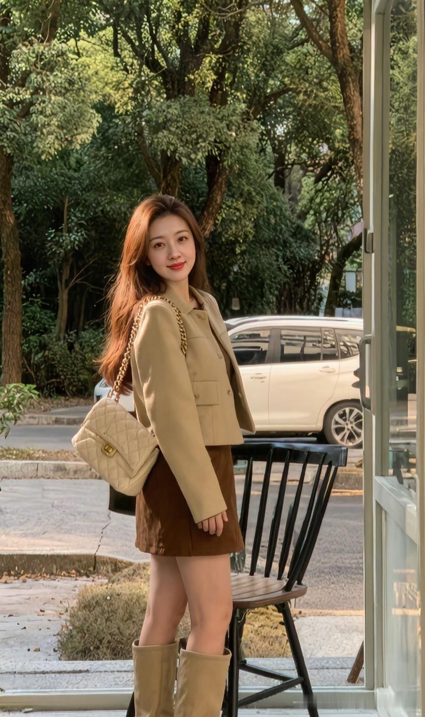 找到那个对的人，
就是给自己余生最好的礼物。
真正的爱，
不是想着怎么去改变对方