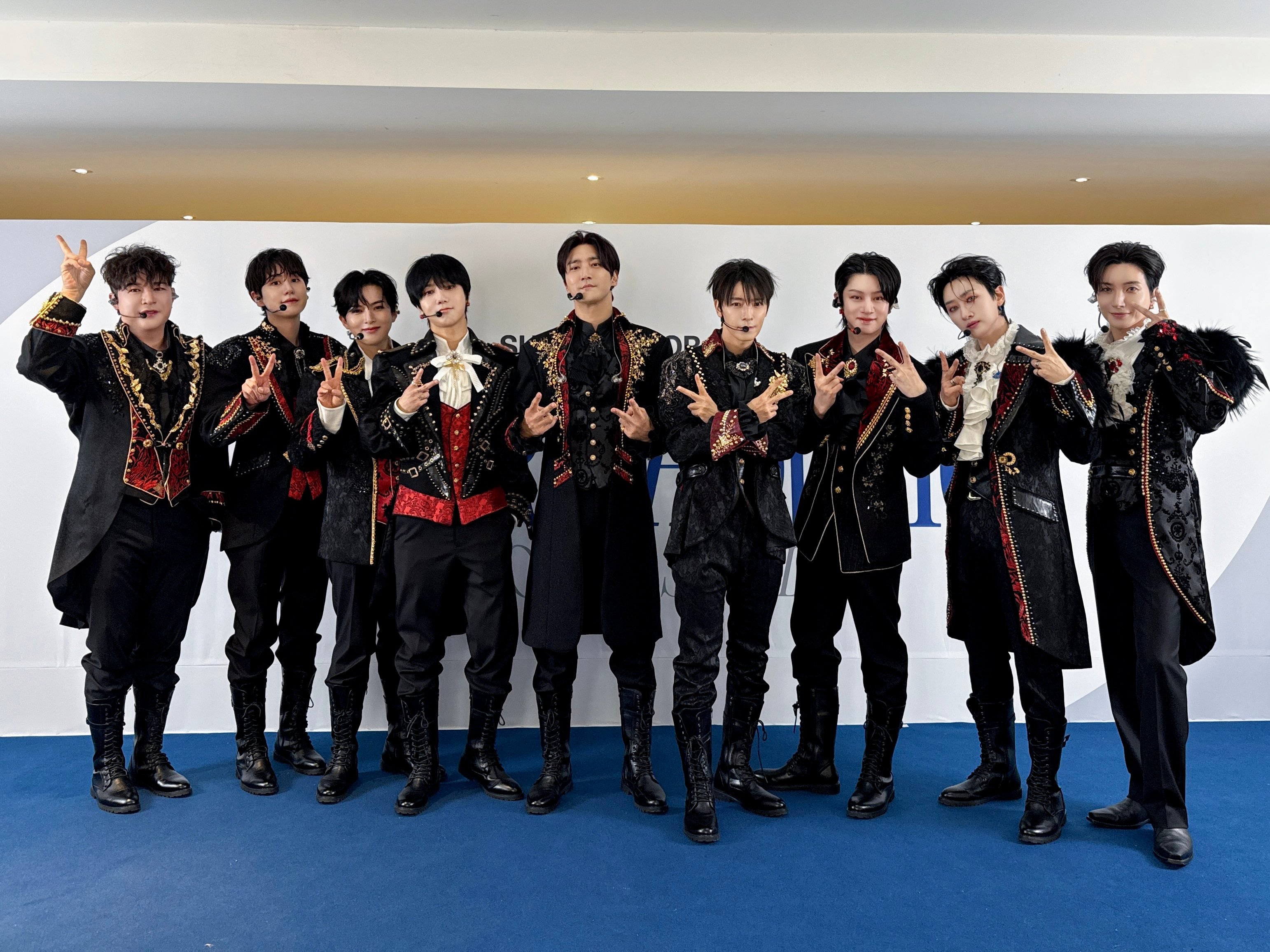 “CB百蓝_。260404 官号更新SuperJunior相关：因为和E.L.F