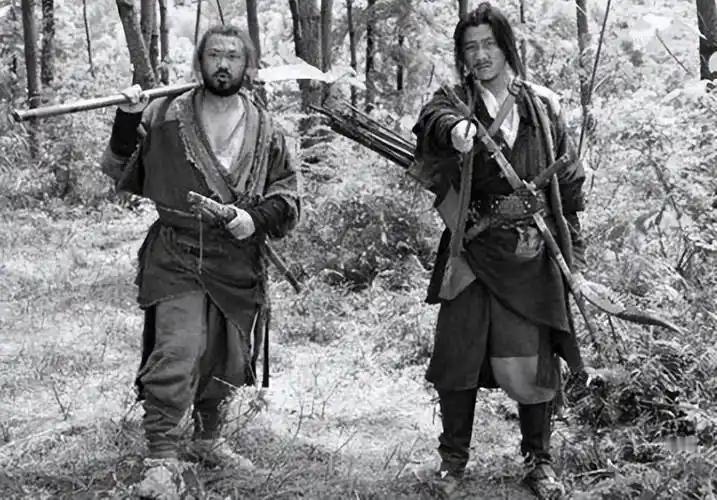 古代土匪什么都敢劫，为何见到这种人不仅不敢抢，还要乖乖让路？

古代土匪看着横，