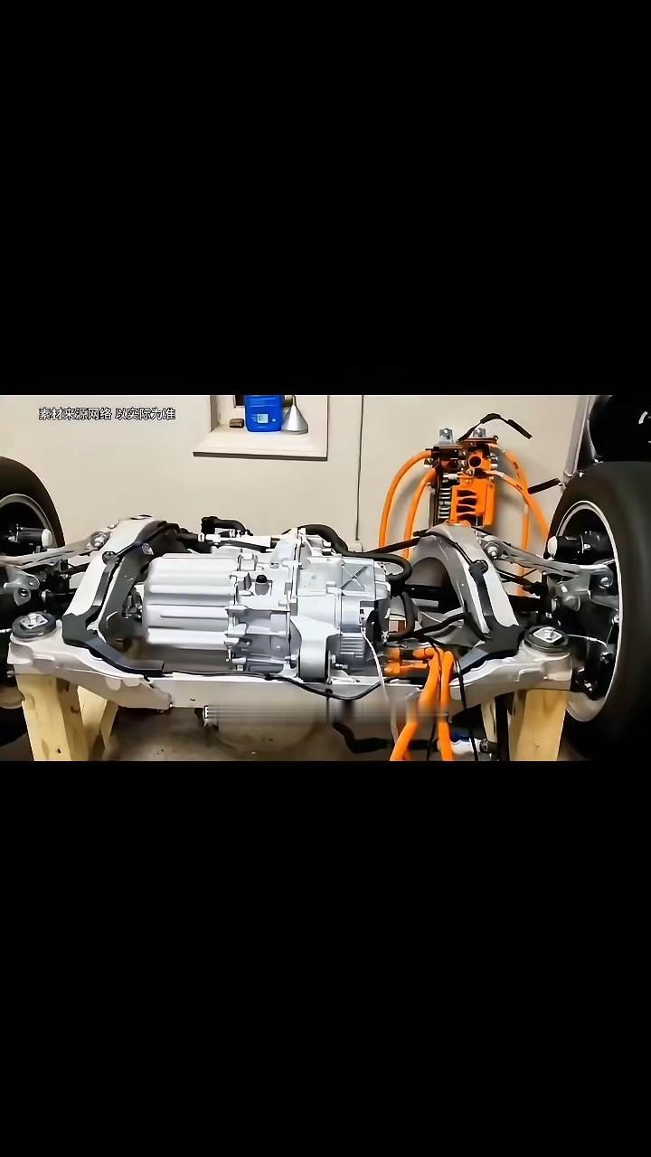 电车在高速上想长时间保持120公里以上，本质上是在干一件“反物理”的事。

这话