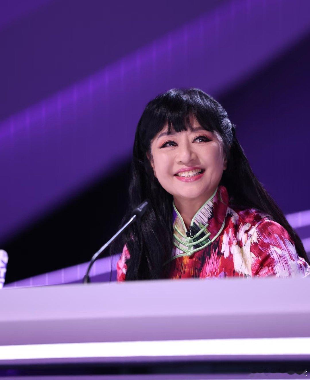 人民日报刊发殷秀梅署名文章声鸣远扬 聆听资深艺术家的音乐心声，人民日报刊发殷秀梅