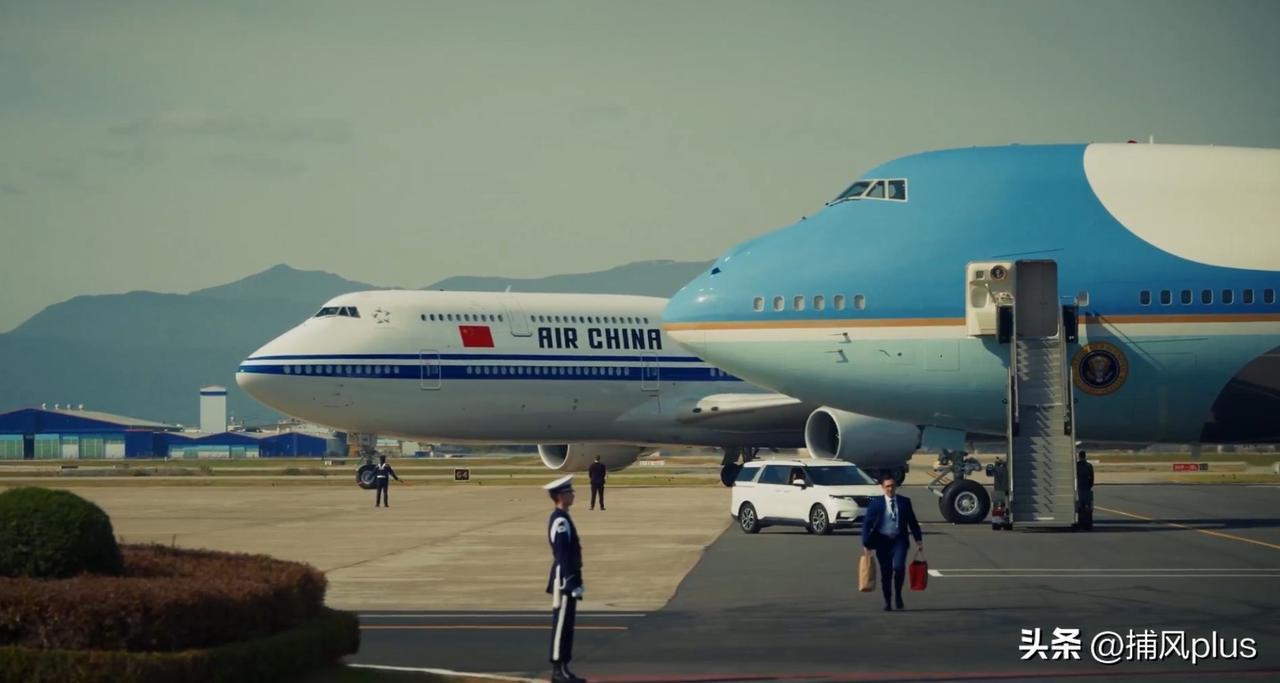 美国白宫打心眼里觉得中国与美国是G2了。白宫特意制作了短片，展示中美釜山会晤。短