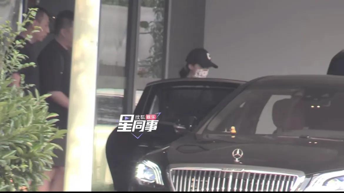 赵丽颖儿子，引发热议！

5月26日深夜，当大家都入睡时，赵丽颖却突然引发热议，