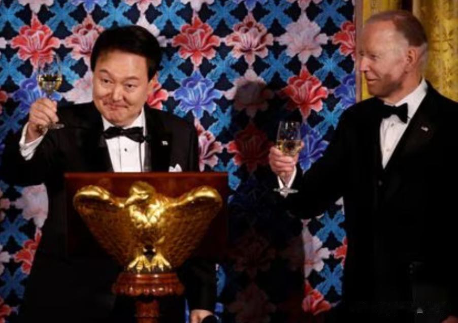 这下韩国经济是真的完犊子了！
因为失去中国市场的韩国，现在终于付出了惨痛的代价：