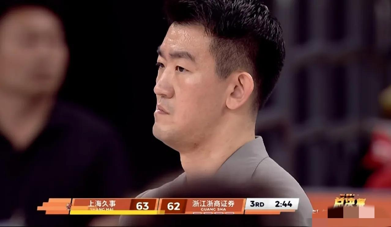 王博刚抱怨两句就吃T！外籍裁判这哨子，是真一点面子不给啊！

总决赛激战正酣，上
