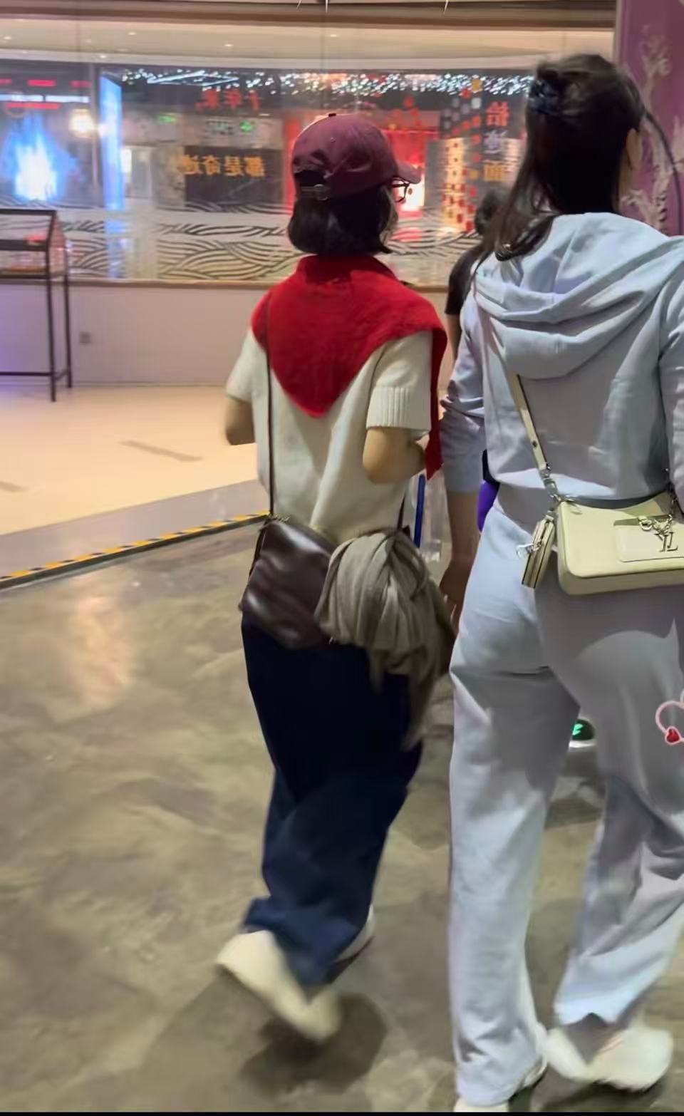 偶遇女明星，大家猜猜这是哪个女明星 ​​​