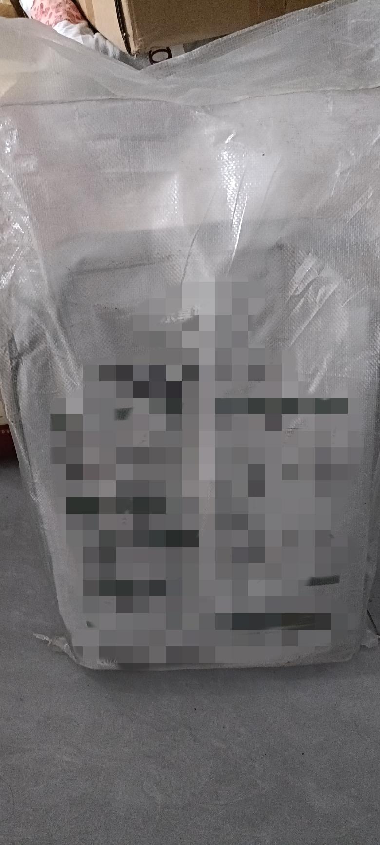 收到来自山东的热心网友@寻美 寄来的20斤猫粮，同时还给我寄来了鲜炖银耳，之前这