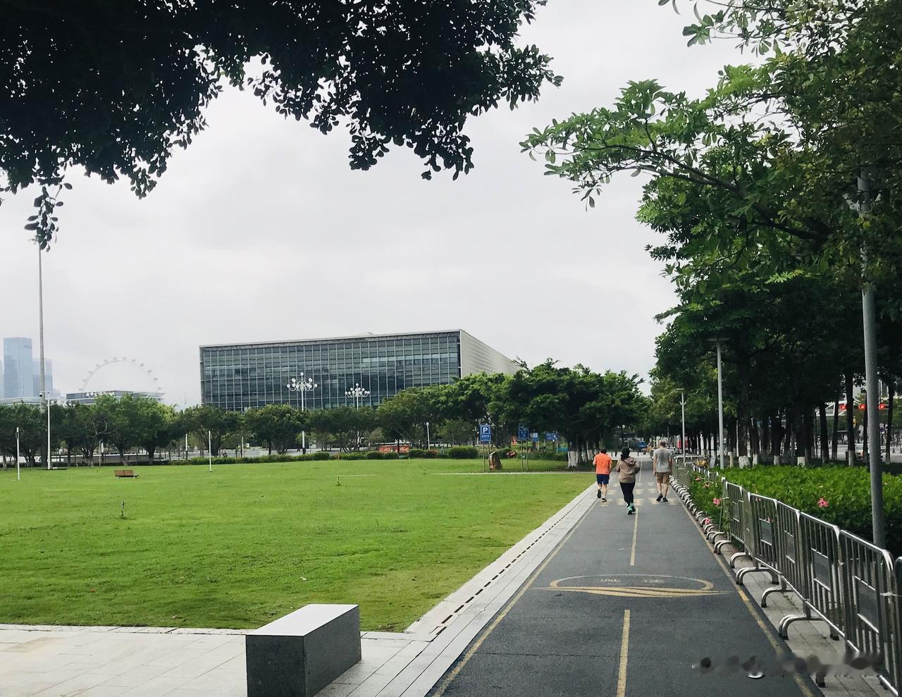 世界在巨大的分化中，首先得看清自己属于什么类型，别陷入认知陷阱。告诉你这个社会的