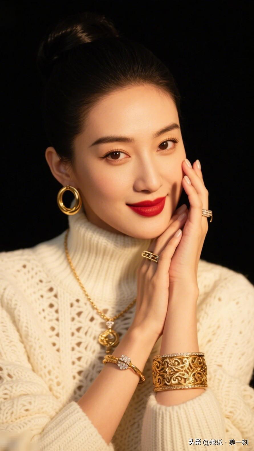 优雅红唇，闪耀珠宝，复古毛衣，尽显迷人魅力！💄✨👗美女究竟能有多美