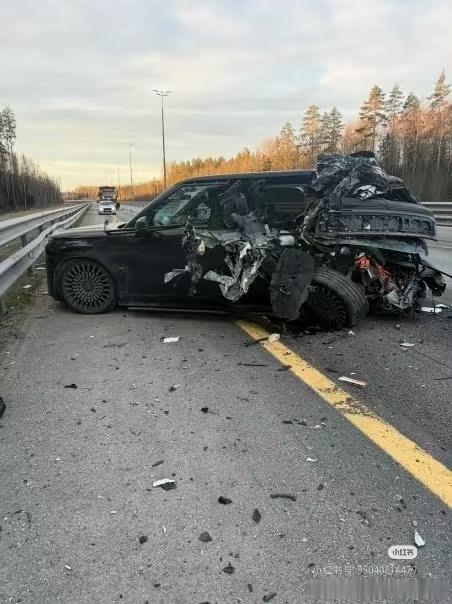 今天看到有人拿极氪9X的一起事故的几张照片，带节奏质疑9X的用料和车身强度。我个