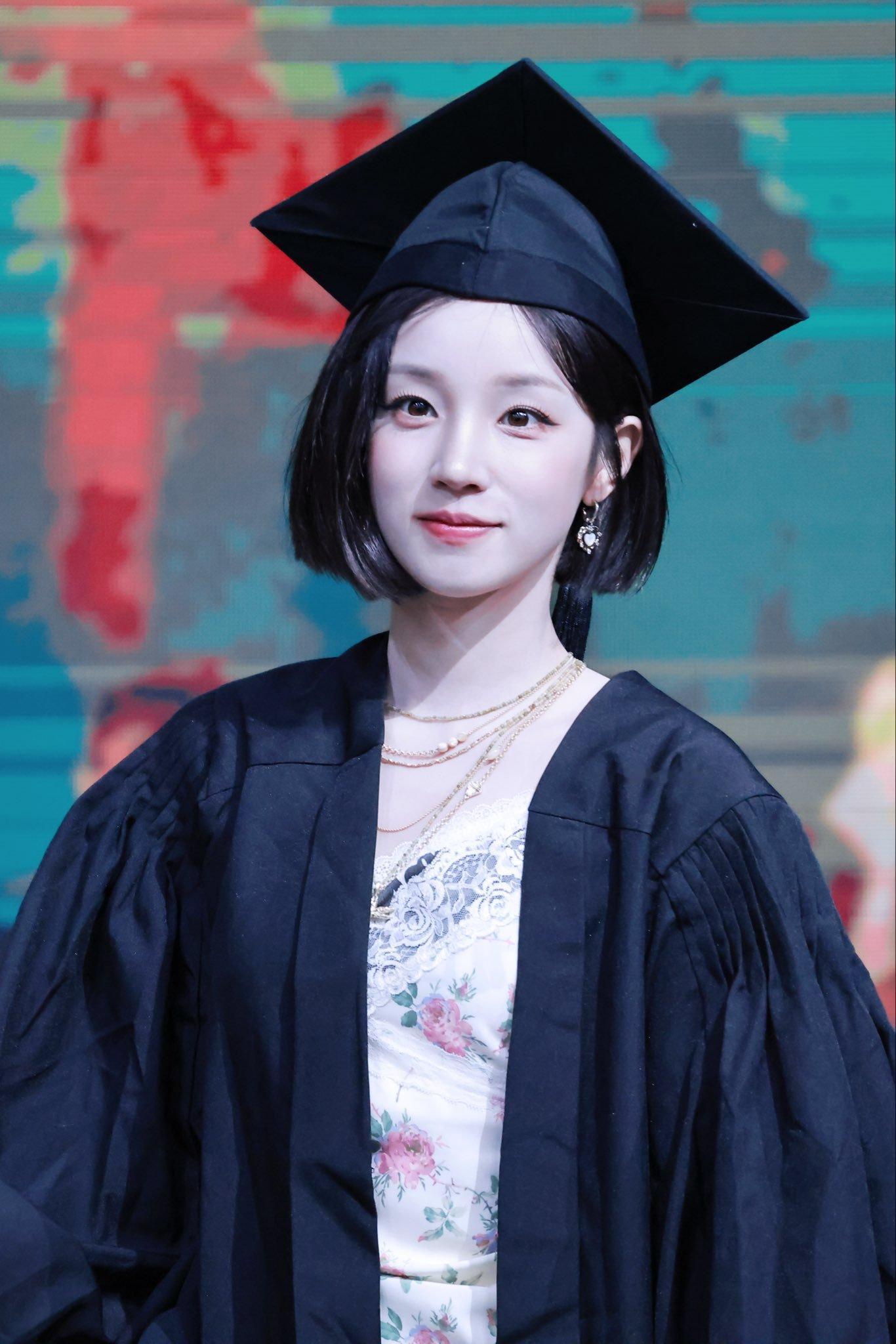 宋雨琦 💙宋雨琦 260716 EL线下签售平行时空的小宋毕业快乐🎓©️ts