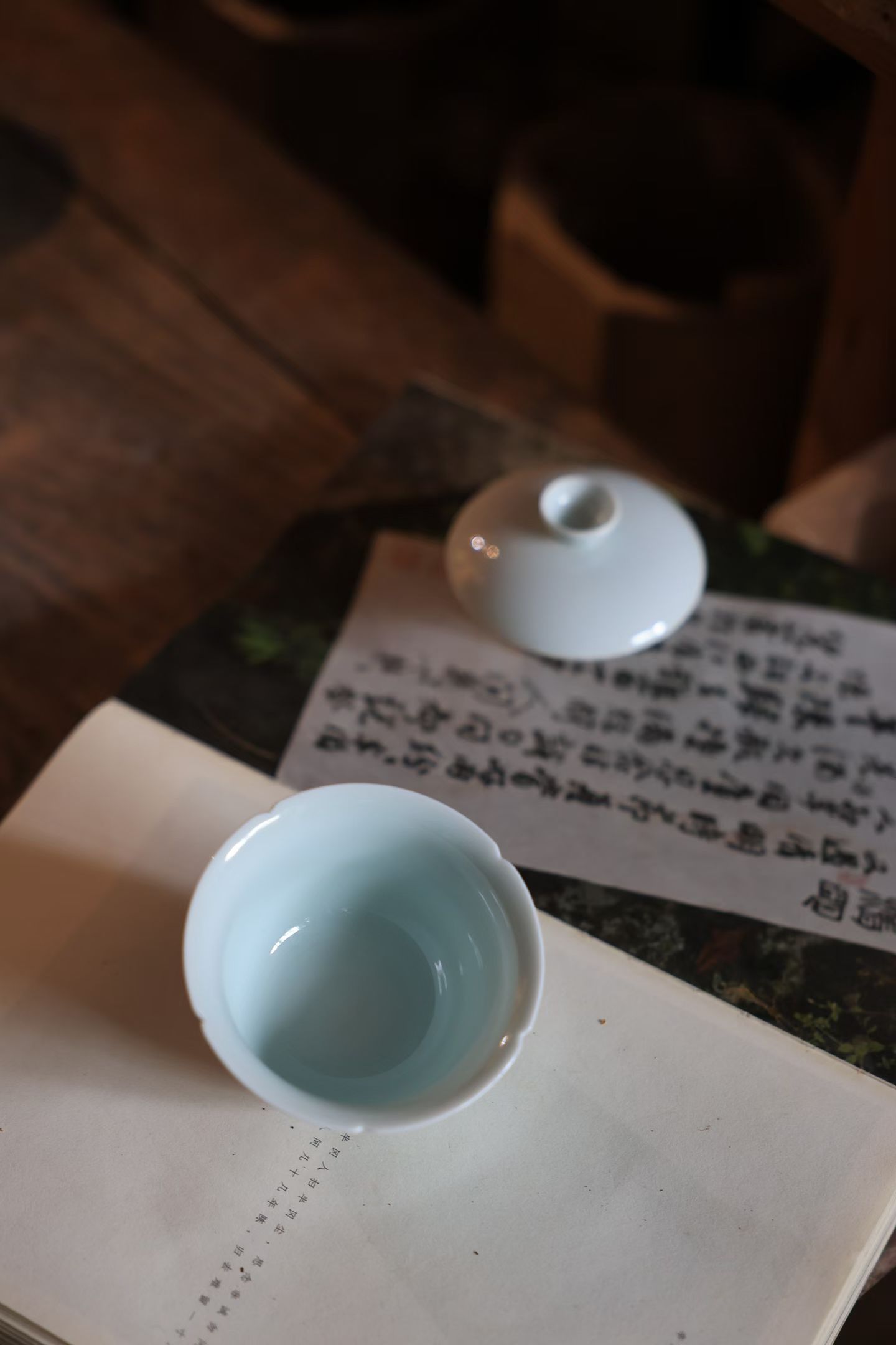 品茶赏器交友  识人如品茶，外表皆是皮囊，内核才经得起漫长岁月细品。 