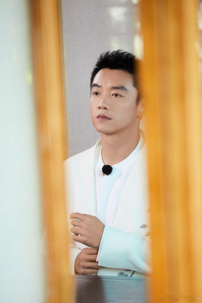 北影节主宣片阵容北京国际电影节 周也郑恺这个组合，青春感加沉稳感，搭配起来意外和