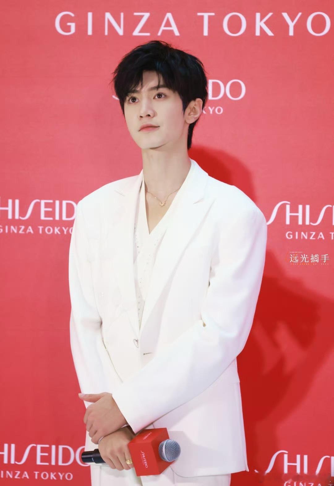 陈哲远活动生图，脸嫩嫩的咋都没怎么变 ​​​