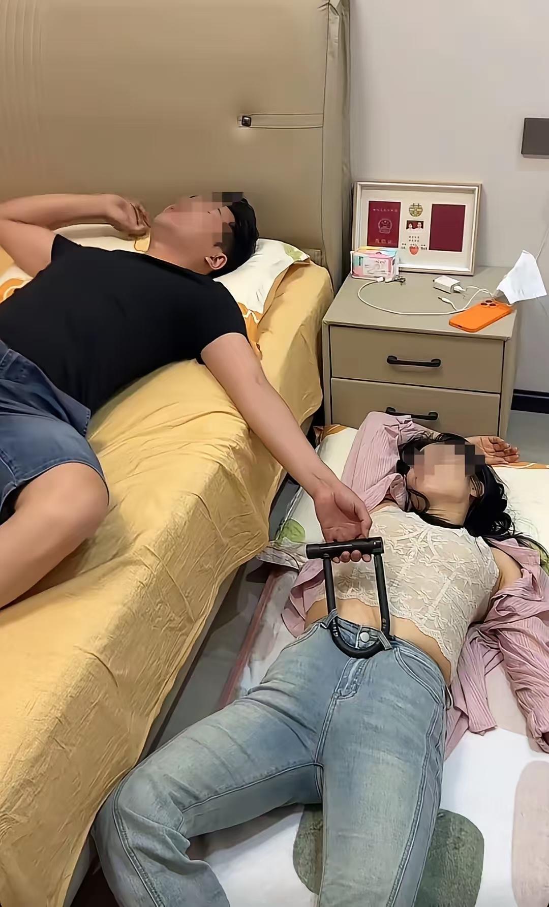 睡个觉，都要上锁
这是多么的不信任？