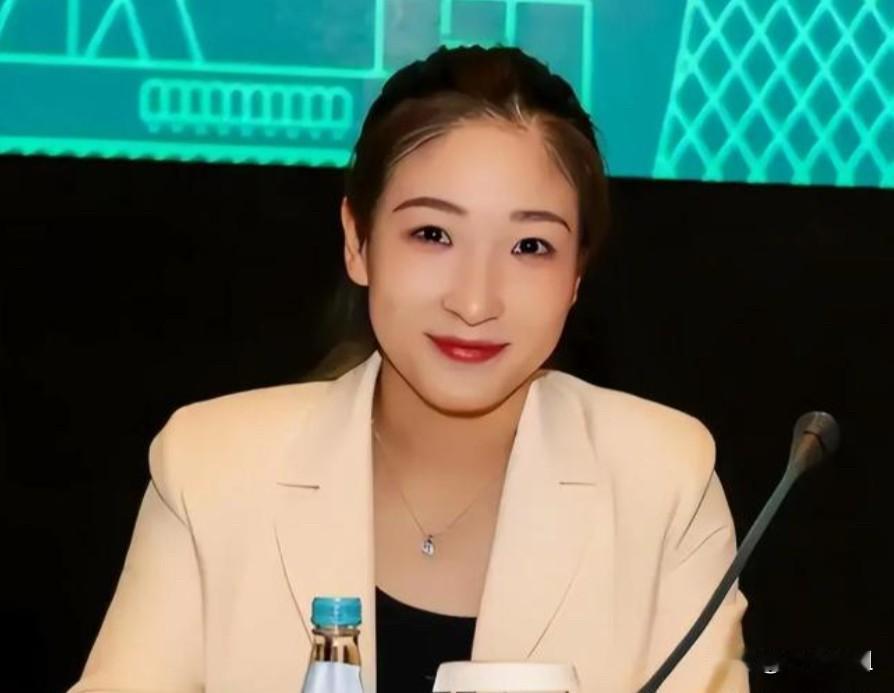 刘诗雯是真的不想只当冠军了

她是真敢拼啊，职业生涯后半程还往国际舞台硬冲！
