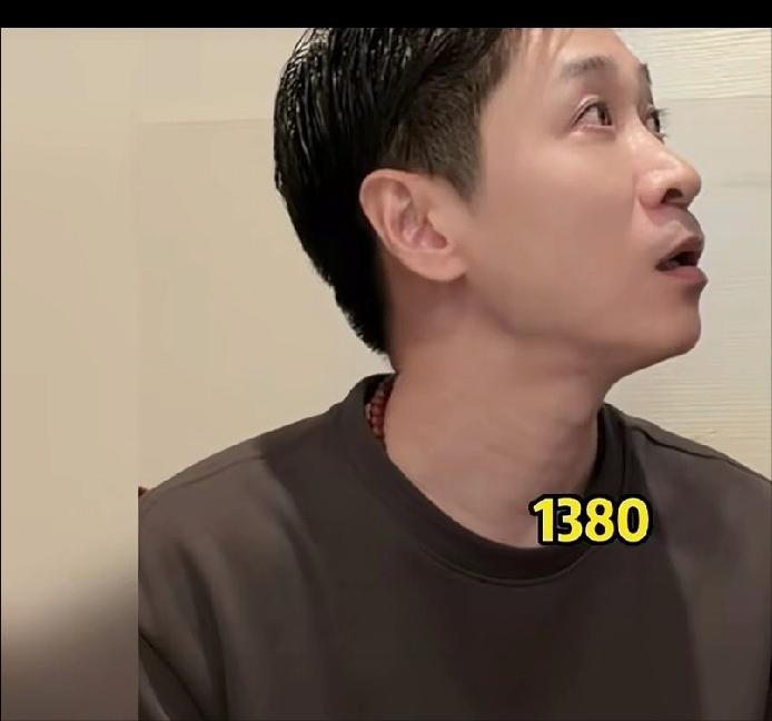 吃播界最大的“怨种”王宁来了！王宁在重庆吃了一份毛血旺，老板报价1380元一份！