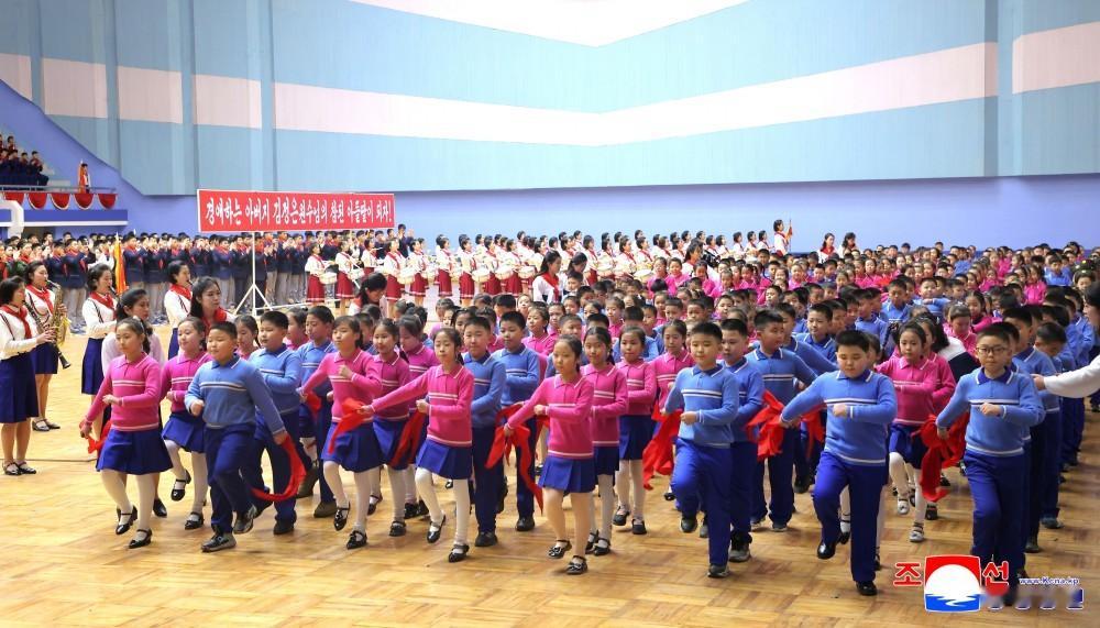 🔴【朝鲜少年团全国联合团体大会举行】庆祝伟大领导者金正日大元帅华诞８４周年朝鲜