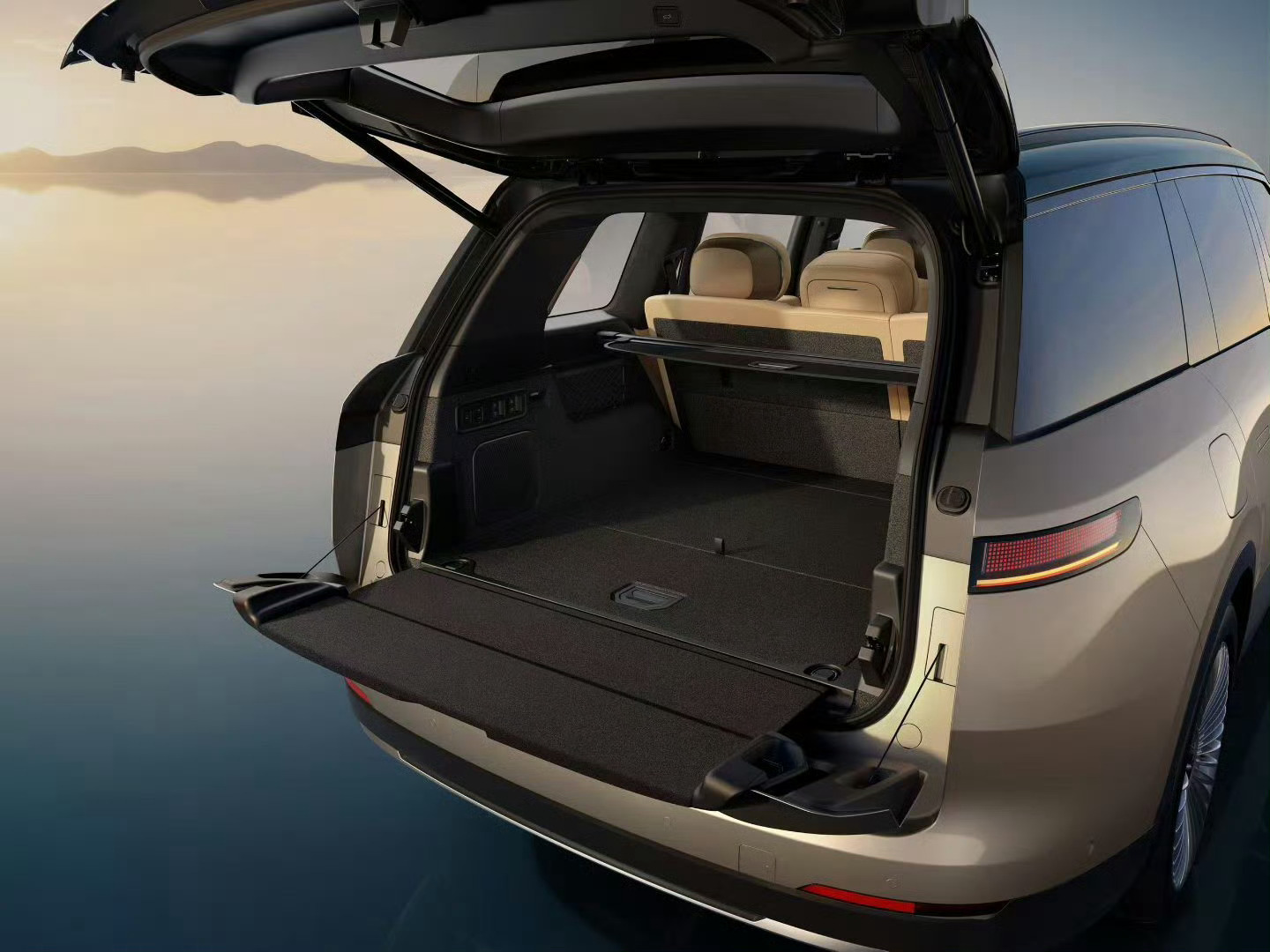 领克900大五座万物皆可装领克900这内部空间也太充裕了吧，5240mm车长带来