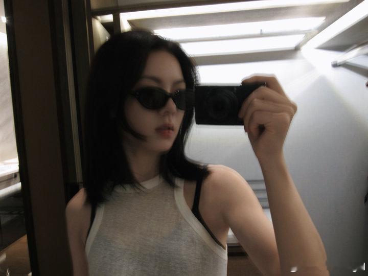 赵今麦吊带叠穿赵今麦叠穿吊带 哇塞 