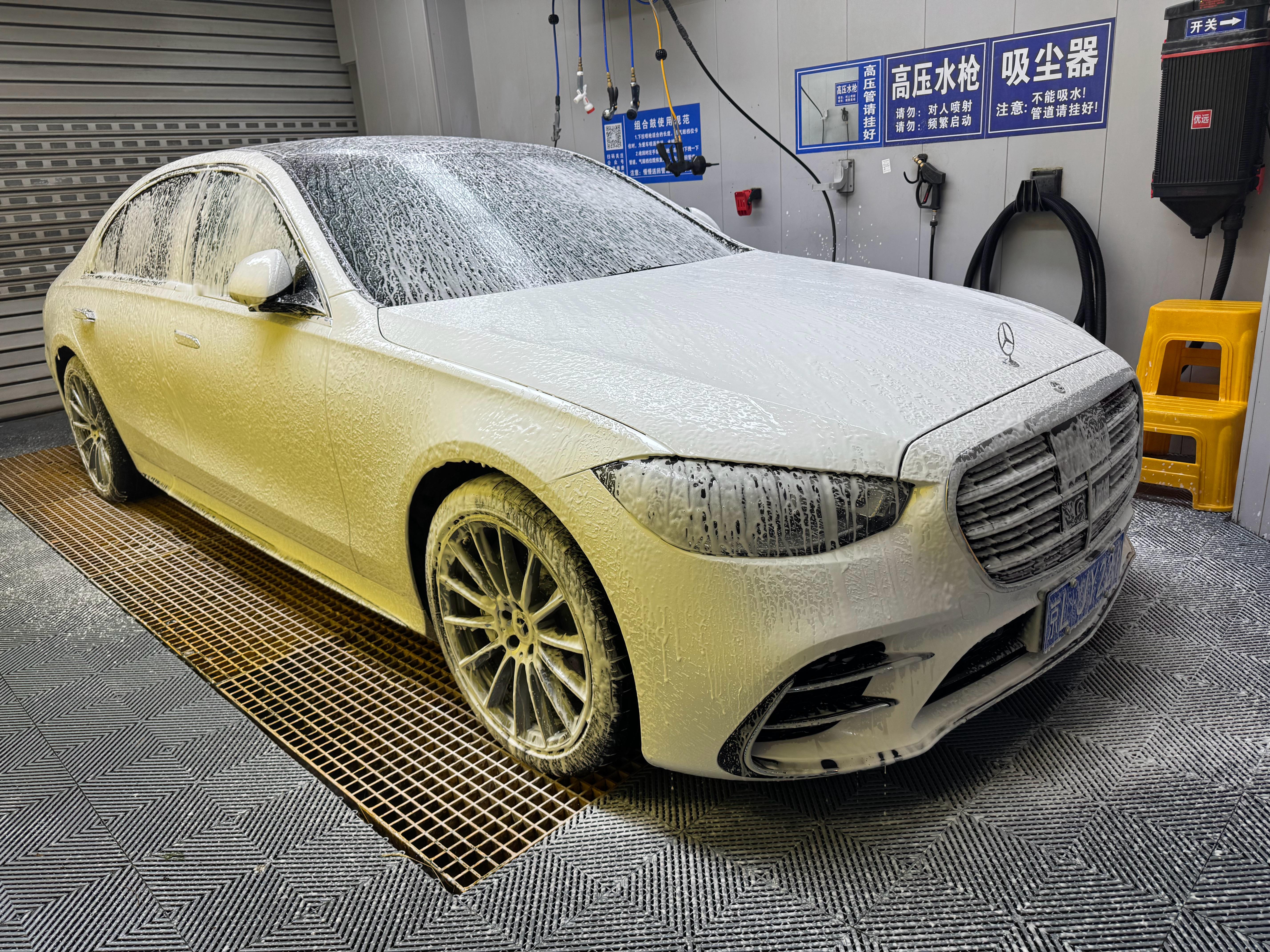 大过年的，给哥几个挨个洗个澡，都干净干净李楠说道李楠说道大v聊车奔驰