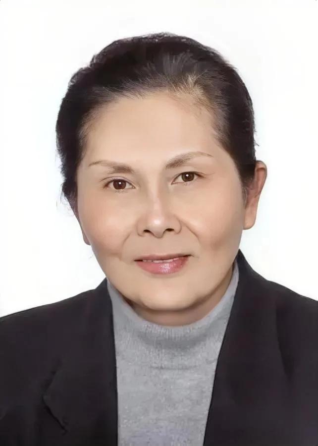 中国教授落选院士？别急！

她转身成美国科学院外籍院士

这位叫李爱珍的半导体教