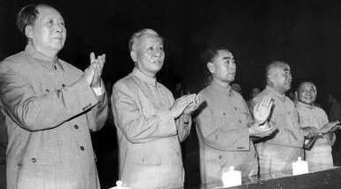 以毛、刘、周、朱同为党的第一代中央领导集体核心人物，但刘少奇有着不一样的特质，毛