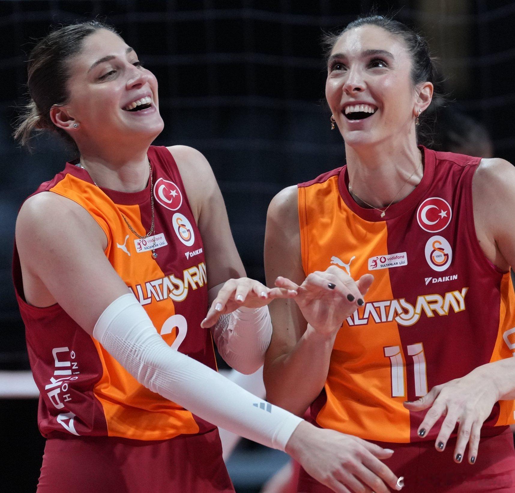 排球 王媛媛留洋第一季 📌 加拉塔萨雷队友关于王媛媛的评价⚡️ 伊尔金.艾丁：