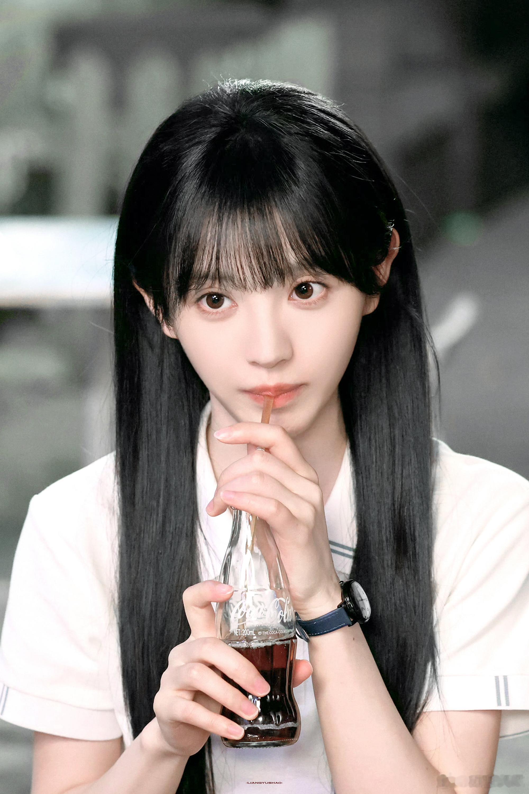 田曦薇高智感学姐天才女友 理想中学姐的模样被田曦薇演活了，聪慧通透又鲜活可爱。林
