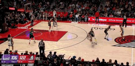 杨瀚森 开拓者常规赛收官战，杨瀚森虽未得分，但这次防守干得漂亮！杨瀚森nba首个