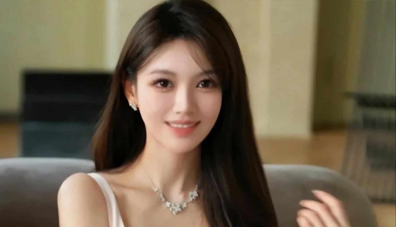 叶柯退网后第一次现身上海。从一辆白色劳斯莱斯上下来，面色红润，状态碾压憔悴黄晓明
