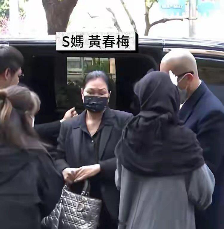 大S遗产分配后续，黄春梅0份额急了！汪小菲高调示威：都靠边站台媒报道，大S遗产分