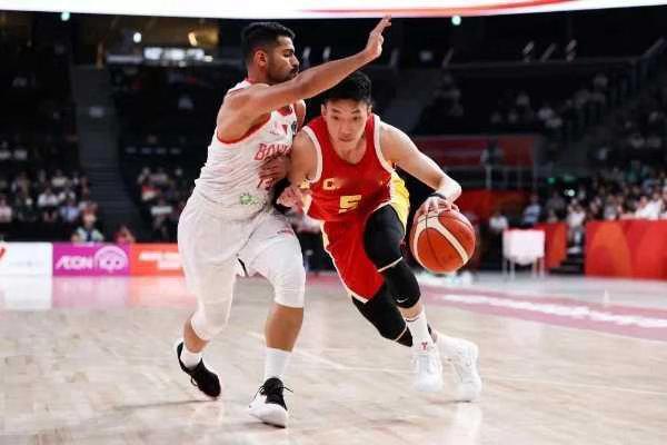 中国男篮vs巴林男篮中国男篮在亚运会小组赛中以105-59狂胜巴林男篮，豪取两连