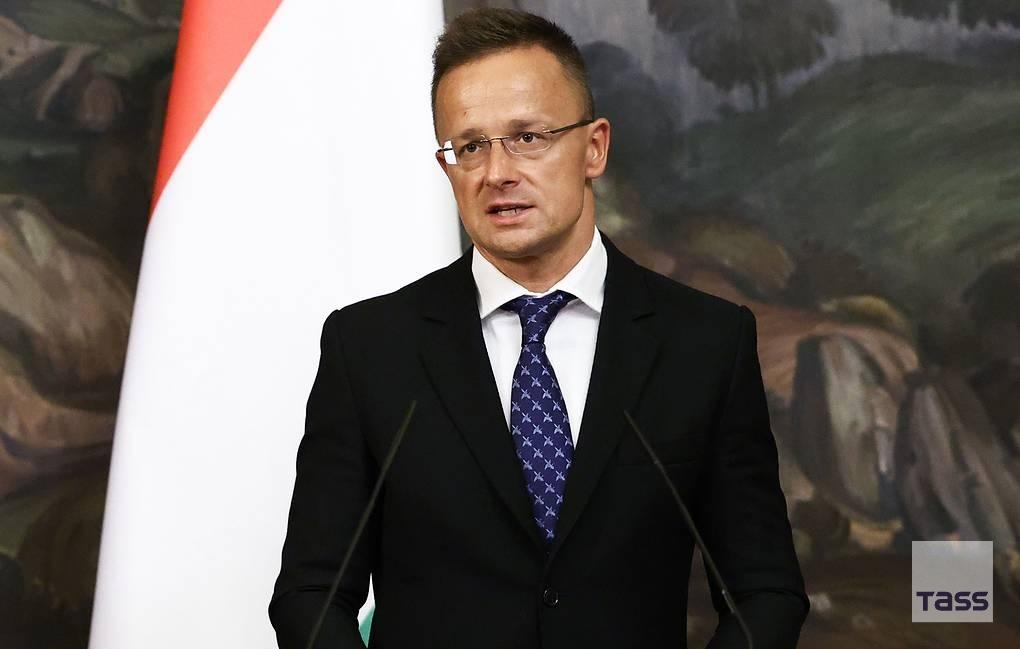 新闻快讯——匈牙利外交与对外经济部长彼得·西雅尔多表示，乌克兰仍未确定何时恢复经