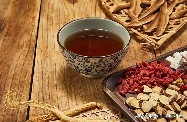 当归补血汤才是「补血王中王」！4个黄金搭配，横扫全身90%血虚
 
大家好，我是