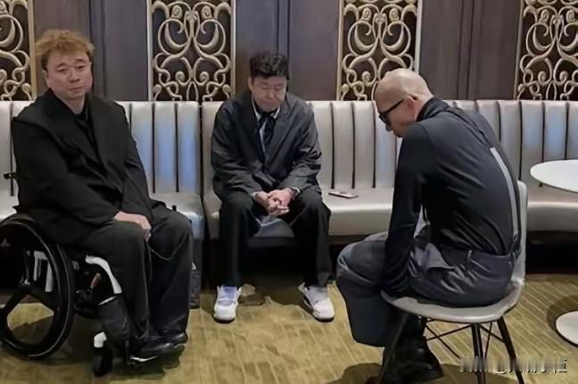 在办完大S的周年祭以后，具俊晔也准备回韩国过春节了。
最近大S周年祭，具俊晔的好