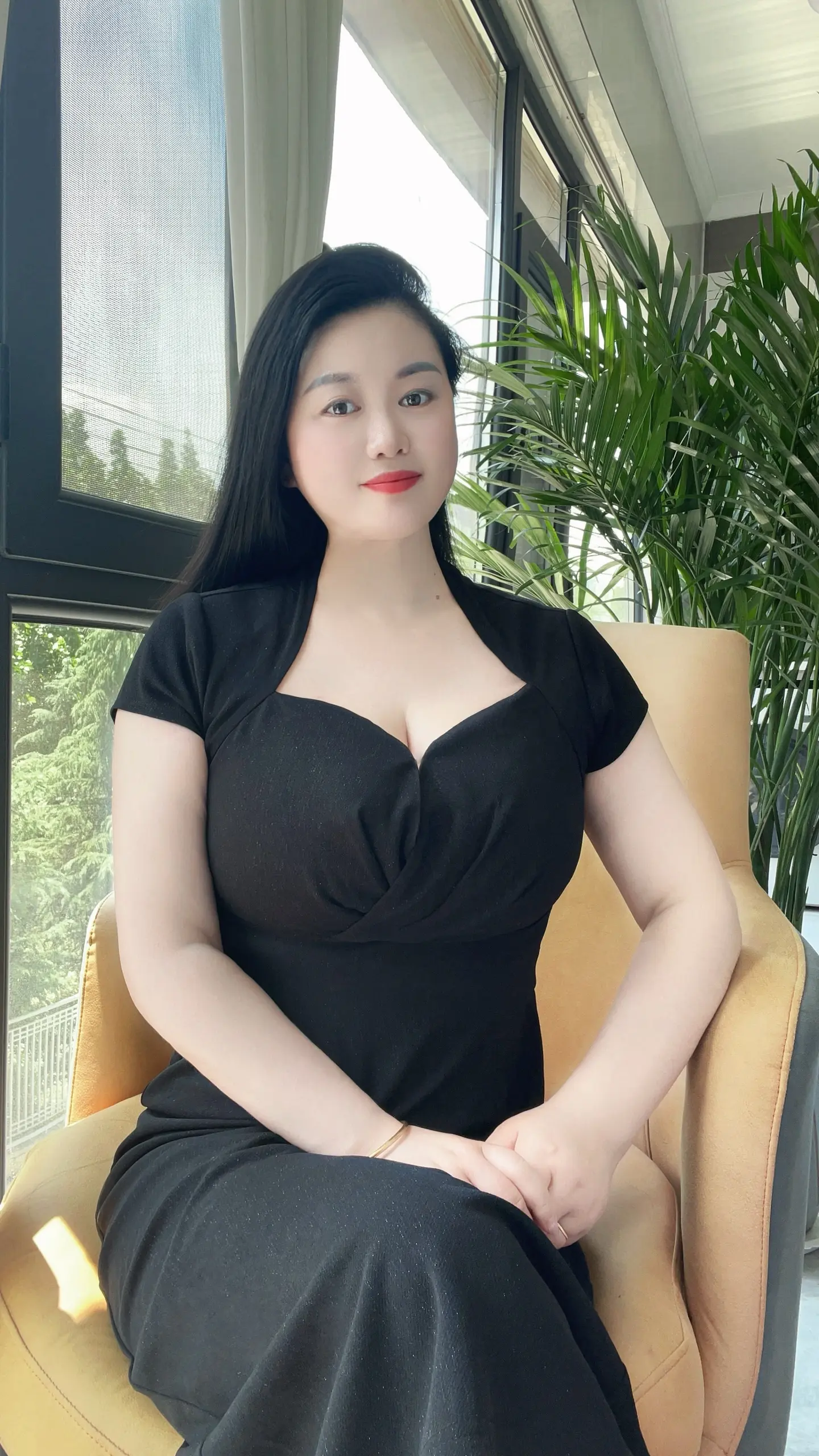 情始于初见惊鸿的怦然，爱终成白首不离的坚守。世间至深的等待，是时光荏苒...