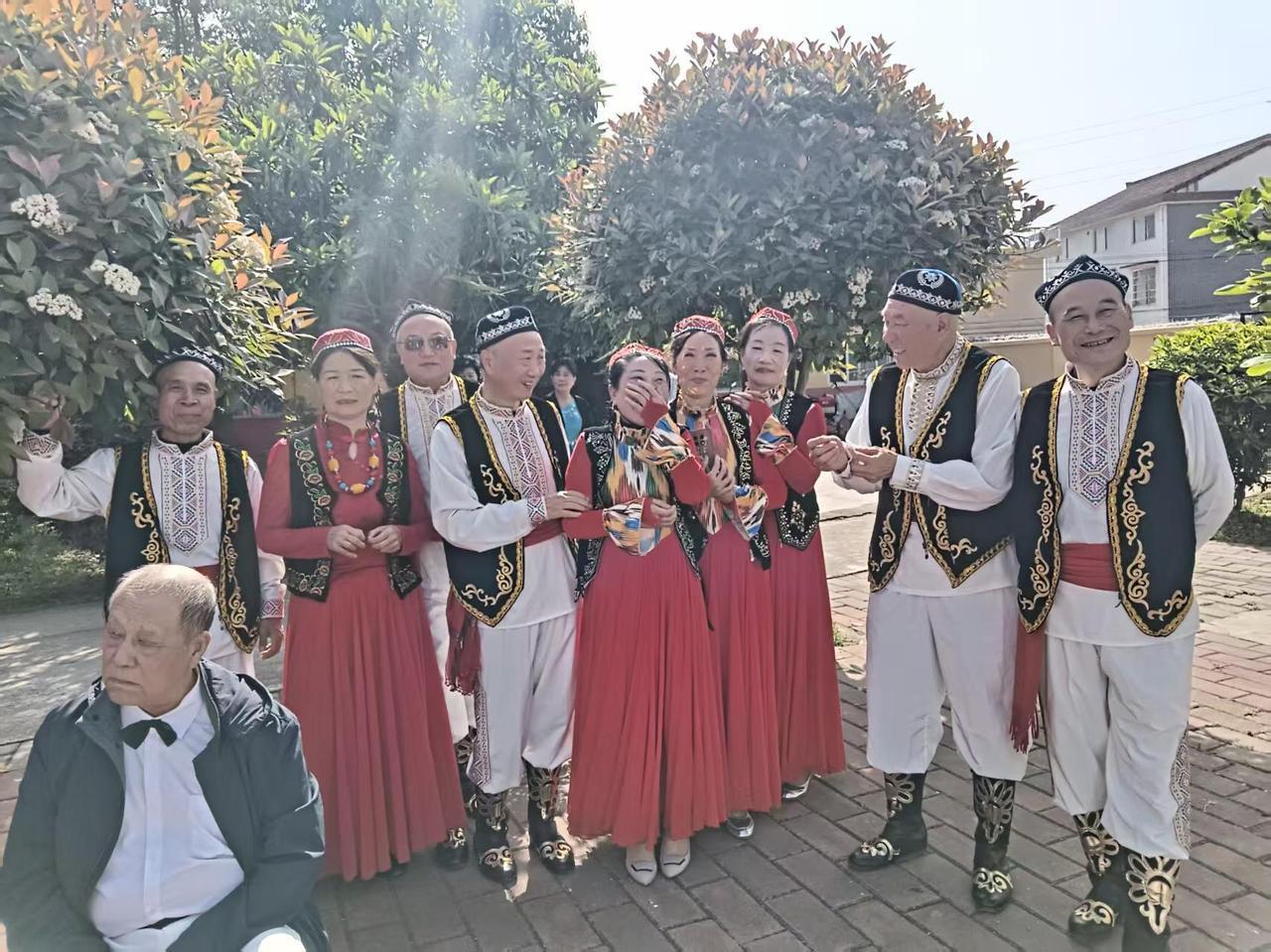 【春之韵·汉中市阳光新疆舞队为“敬心老年公寓”演出记】春日生活打卡季

遇见美好