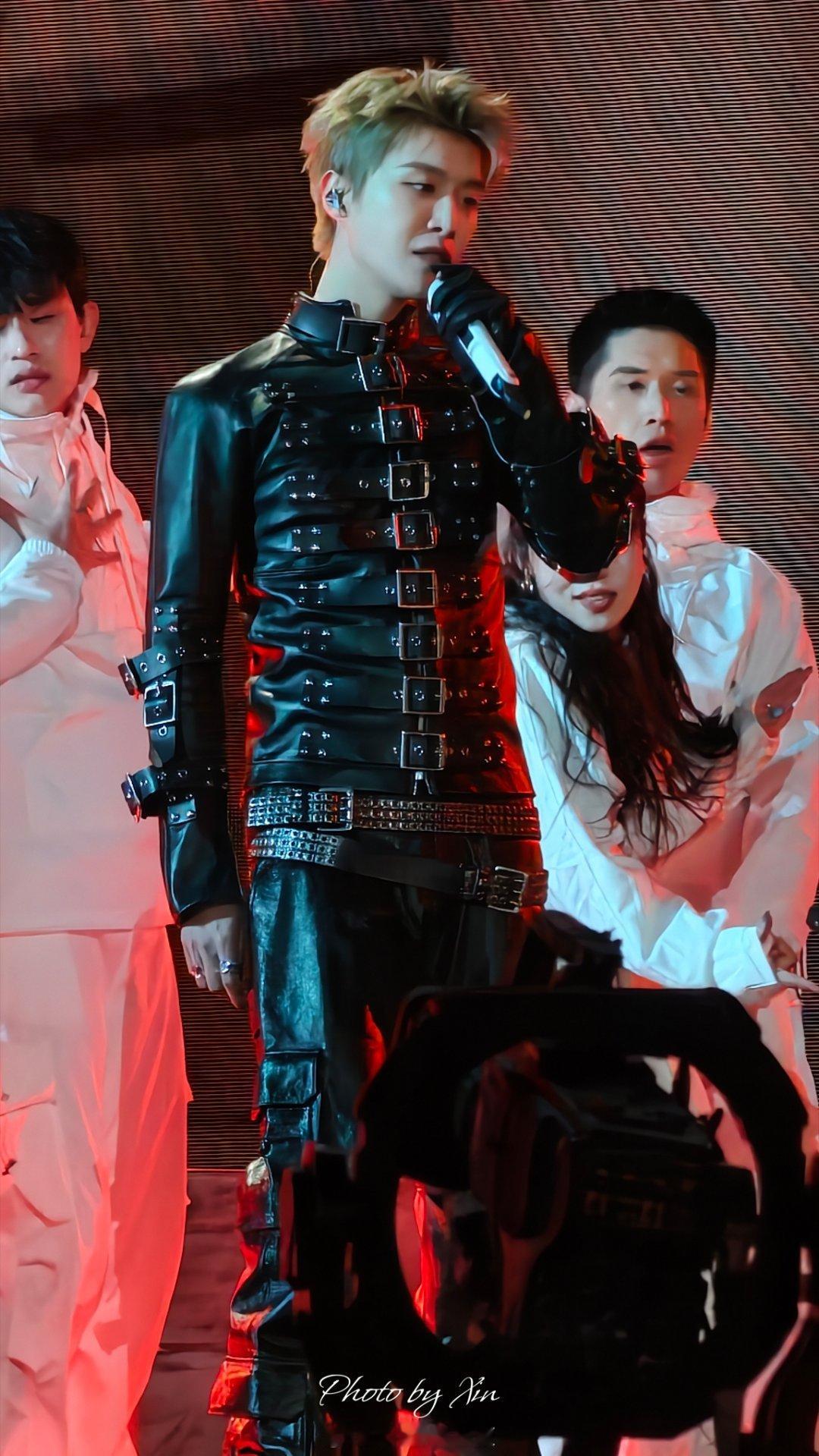 范丞丞的舞动作太大了~所以好多照片不清晰~发一些清晰的出来~2026马上乐道浙江