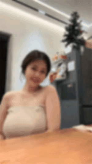 朦胧产生美～
这个眼神特写很犀利～