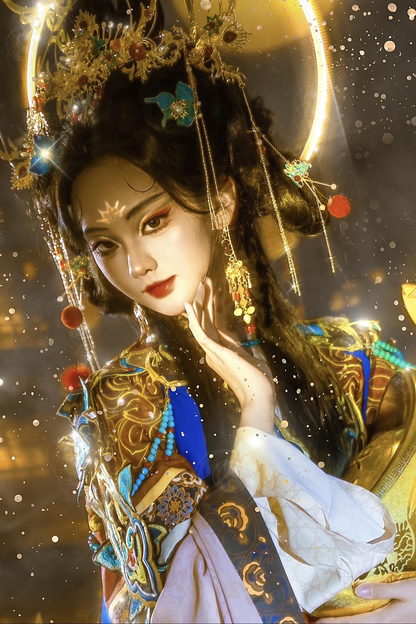 “灵蛇纳福，见者生财”财神写真