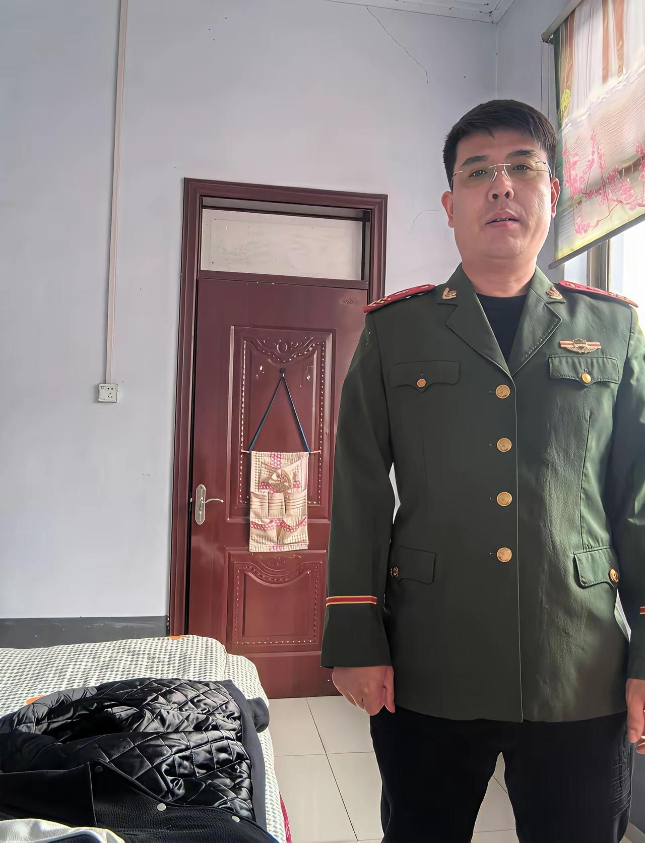 这是什么单位的制服，非常有气质