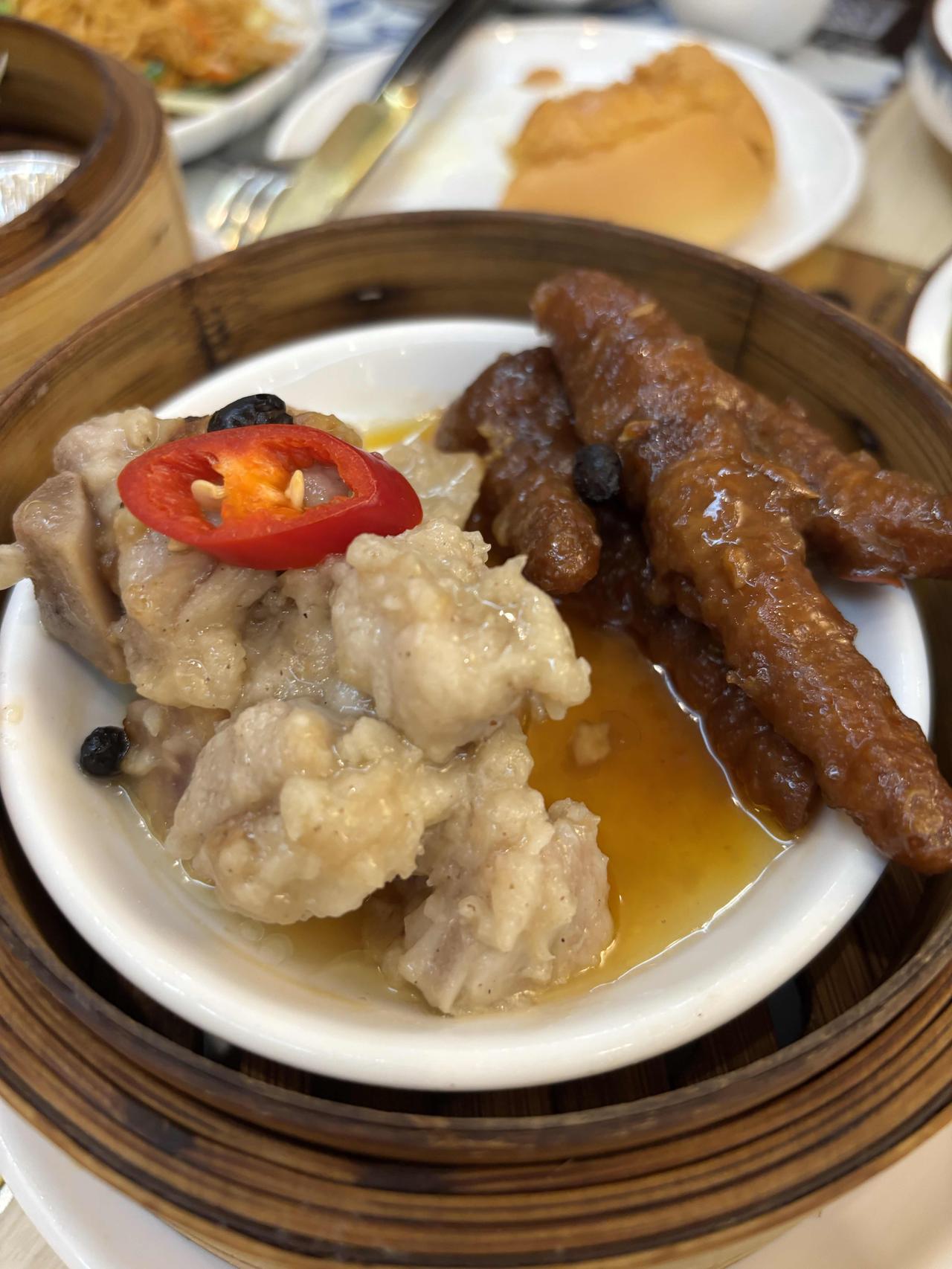 五一出行花费总结：
05.01， 吃饭245元，饮料47元，购物70元
05.0