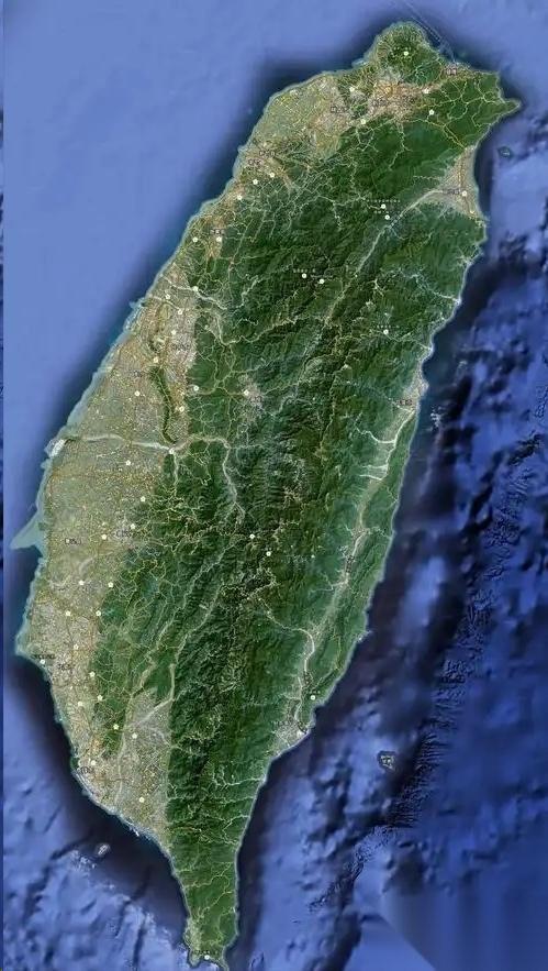 德媒刊文声称，中国当下面临两个道路选择。其一是，收复台湾。其二是，进一步进行内部