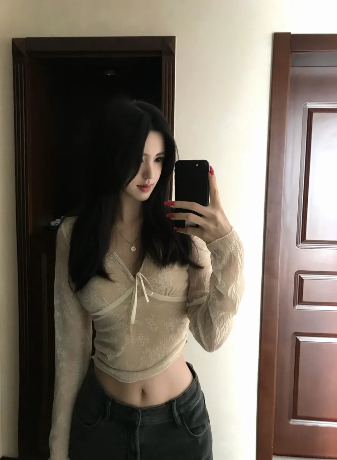 -⩊-